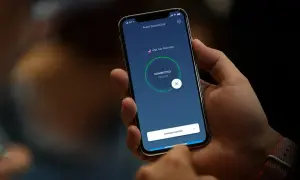 VPN iPhone do czego służy? Odkryj, jak zwiększa Twoje bezpieczeństwo