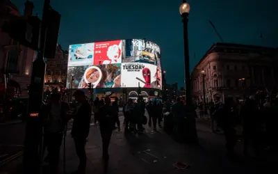Domy Mediowe: Kierunek Przyszłości w Reklamie?