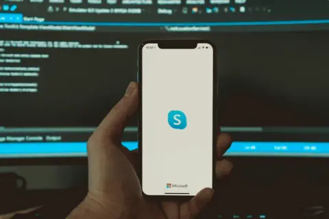 Programowanie aplikacji mobilnych jaki język wybrać, by uniknąć błędów?
