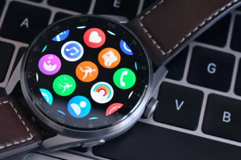 Huawei Band 8 jaka aplikacja – która jest niezbędna do pełni funkcji?