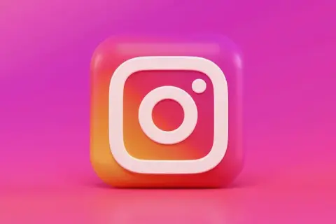 Jak znaleźć kogoś na Instagramie przez Facebooka w kilku prostych krokach