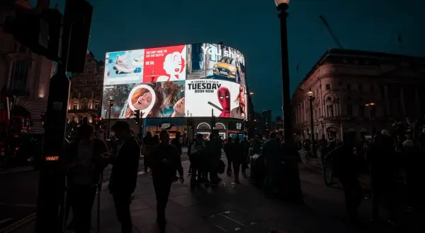 Domy Mediowe: Kierunek Przyszłości w Reklamie?